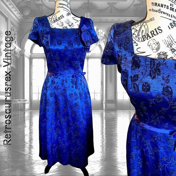 Vintage Dress - Picture 1 of 10